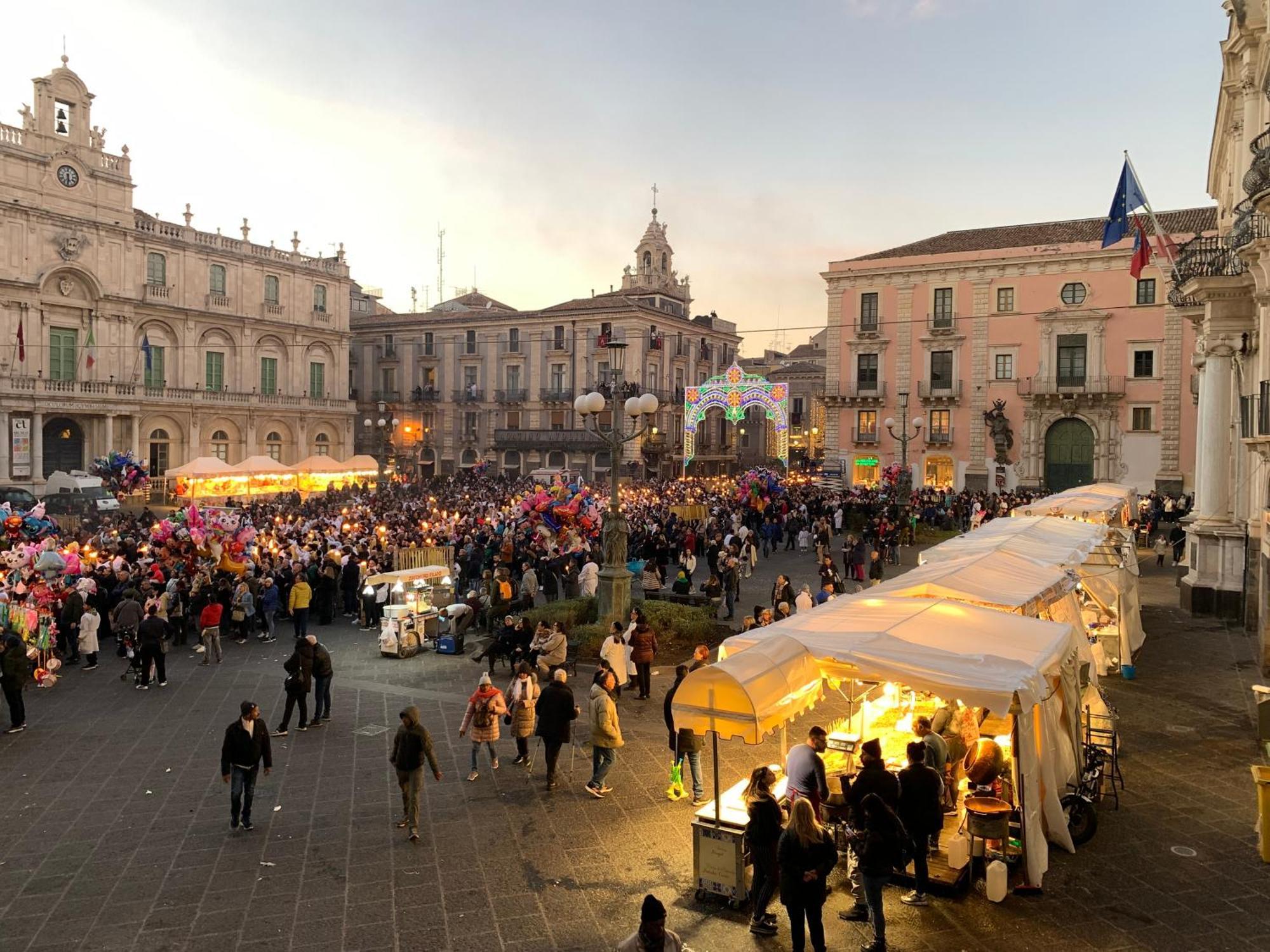 La Suite Di Piazza Dell'Universita Katanya Dış mekan fotoğraf